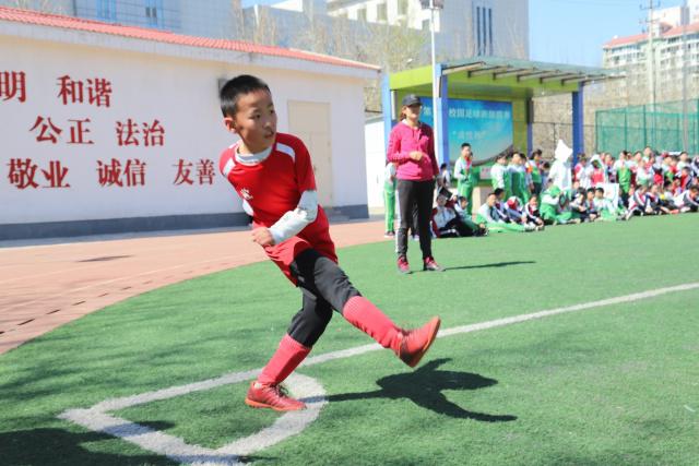 朗斯教练：首场执教即夺冠，球迷的支持让我们无畏任何对手